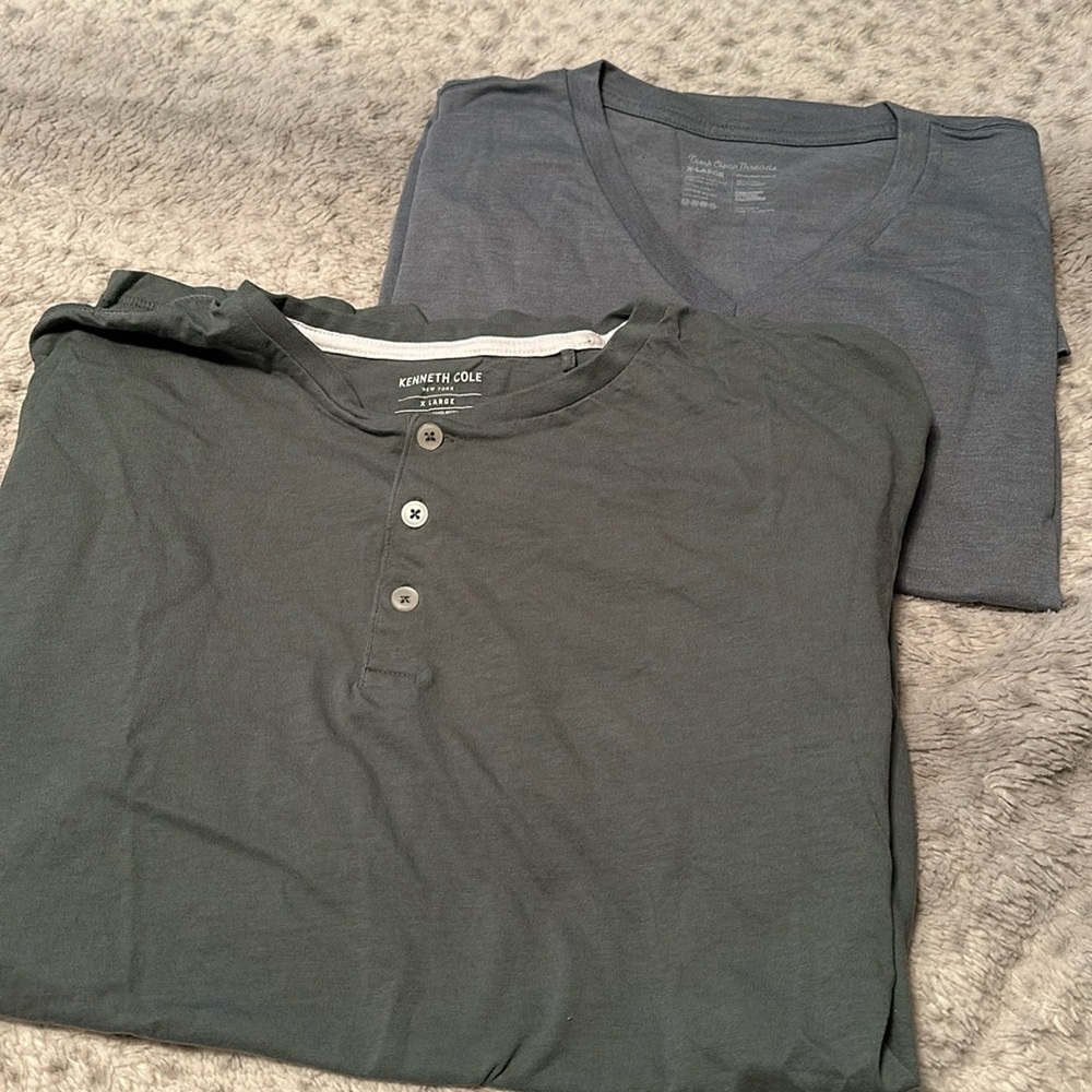 Bundle of 2 t shirts (men)